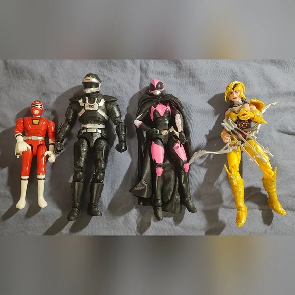 4 Power Ranger Action Figures - Picture 1 of 6